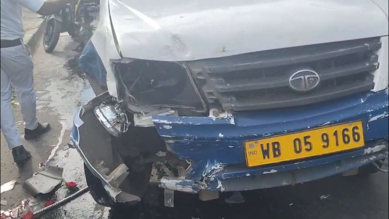 Sodepur Accident: পুজোর মধ্যেই ভয়াবহ পথ দুর্ঘটনা সোদপুরের ফ্লাইওভারে, মৃত্যু ২ টোটো যাত্রীর, আহত ১ Sodepur Accident: পুজোর মধ্যেই ভয়াবহ পথ দুর্ঘটনা সোদপুরের ফ্লাইওভারে, মৃত্যু ২ টোটো যাত্রীর, আহত ১