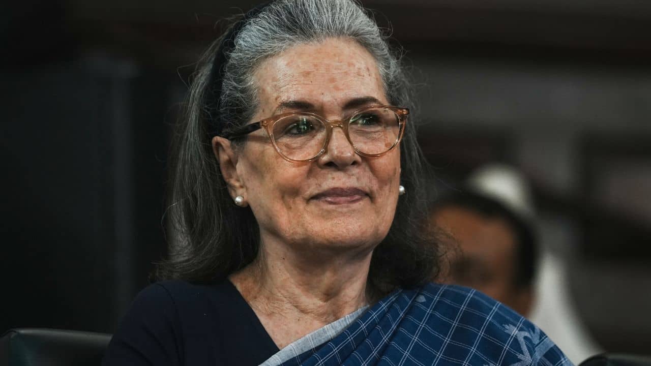 Sonia Gandhi: আদালতে বড় স্বস্তি সনিয়ার! নাগরিকত্ব ইস্য়ুতে খারিজ বিজেপির মামলা