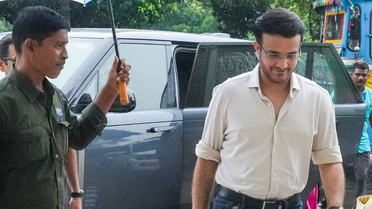 Sourav Ganguly: ভারত-পাক হ্যান্ডশেক বিতর্কে সৌরভ গঙ্গোপাধ্যায় বললেন, 'বন্ধ হওয়া উচিত' Sourav Ganguly: ভারত-পাক হ্যান্ডশেক বিতর্কে সৌরভ গঙ্গোপাধ্যায় বললেন, 'বন্ধ হওয়া উচিত'