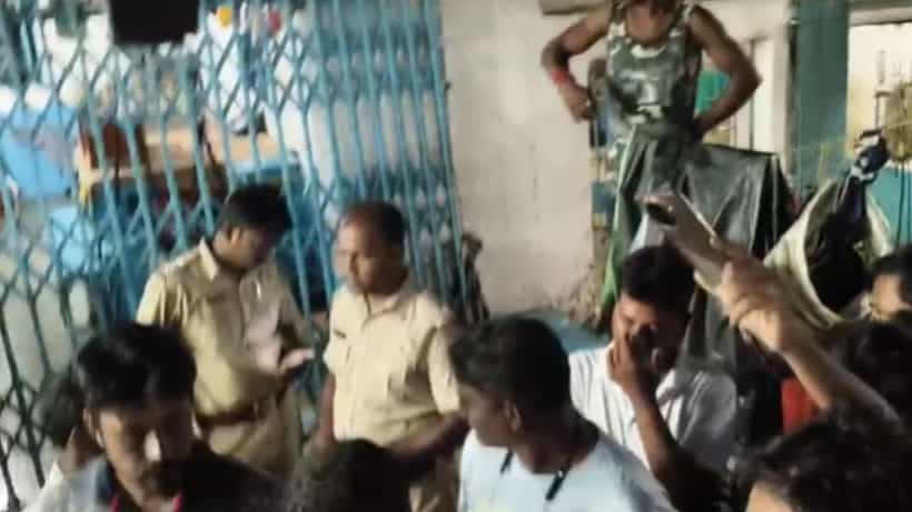 South 24 Parganas: ধরা পড়ল ২৪০ কেজি খোকা ইলিশ, মৎস্য দফতর গাড়ি আটকাতেই ধুন্ধুমারকাণ্ড...