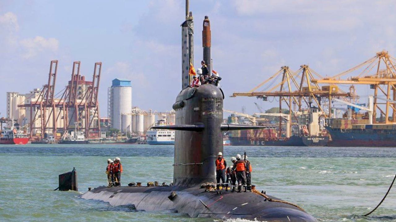 Indian Navy, Submarine: চিনের দাপট রুখতে ১ লক্ষ কোটির মেগা চুক্তি ভারতের! Indian Navy, Submarine: চিনের দাপট রুখতে ১ লক্ষ কোটির মেগা চুক্তি ভারতের!