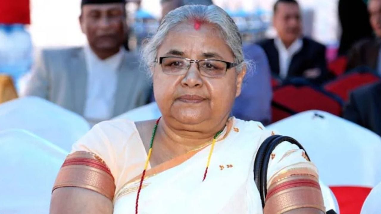 Sushila Karki: ভারতে পড়াশোনা, মন্ত্রীকেও জেলে পাঠাতে ভয় পাননি তিনি, বিচারব্যবস্থার পর নেপাল সামলানোর দায়িত্ব সুশীলার কাঁধে Sushila Karki: ভারতে পড়াশোনা, মন্ত্রীকেও জেলে পাঠাতে ভয় পাননি তিনি, বিচারব্যবস্থার পর নেপাল সামলানোর দায়িত্ব সুশীলার কাঁধে
