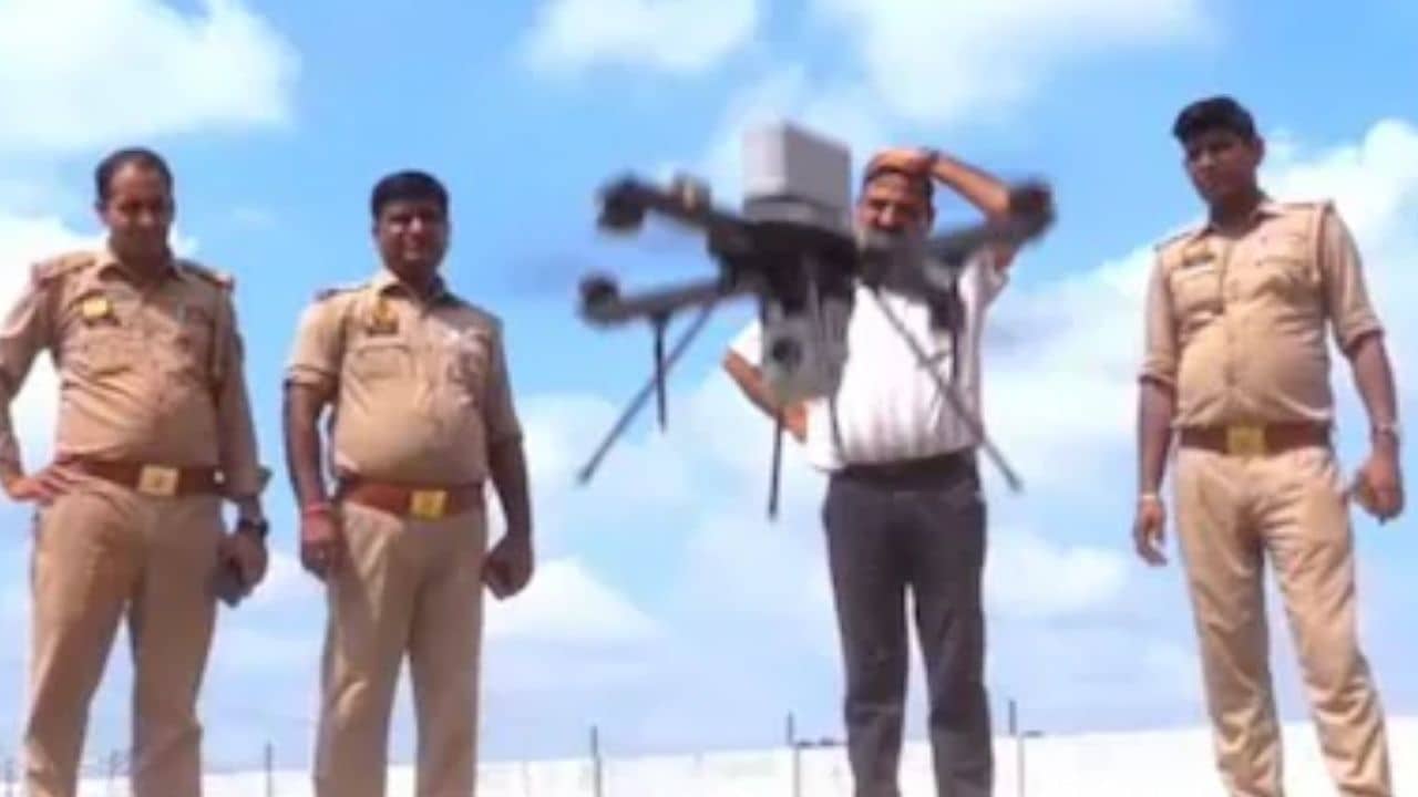 শহর জুড়ে ঘুরে বেড়াচ্ছে নগ্ন গ্যাং, মেয়েদের সামনে পেলেই টেনে নিয়ে যাচ্ছে...ঘুম উড়েছে পুলিশের