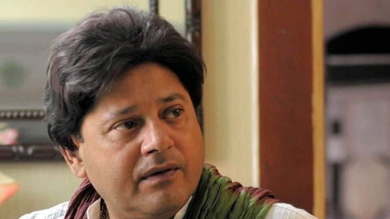 কেউ যদি দেখে ফেলে! মুখ ঢেকে লুকিয়ে কোথায় যেতেন তাপস পাল?