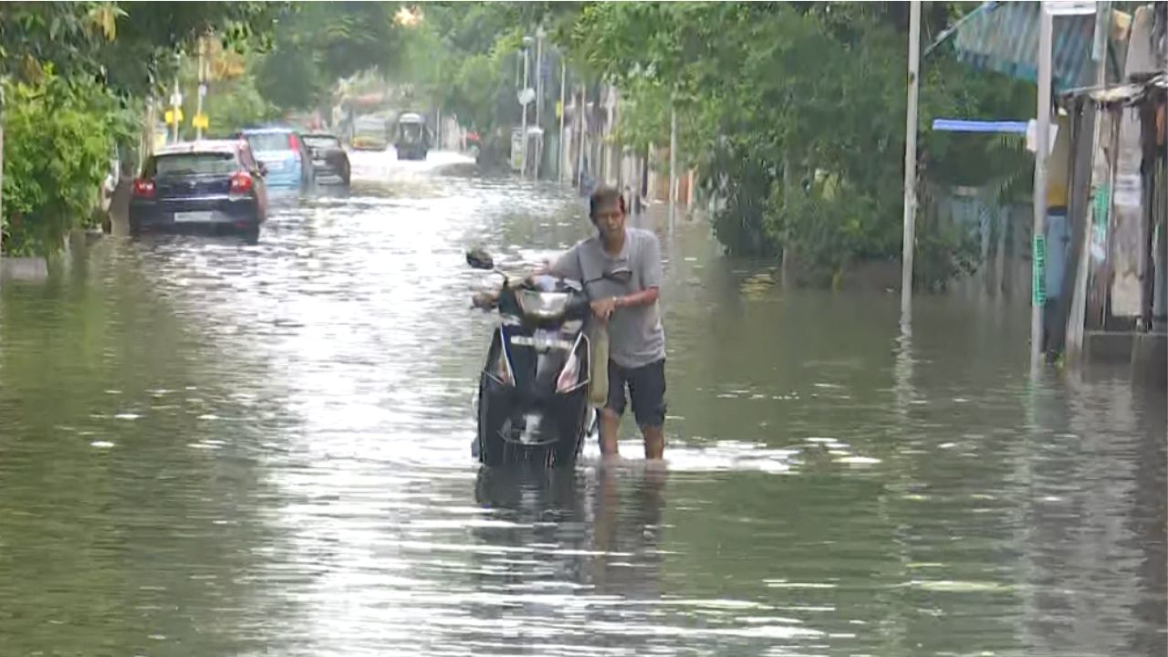 Waterlogging In Kolkata (2)