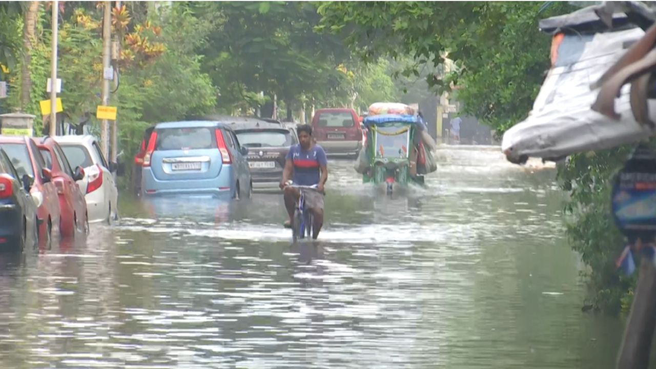 Waterlogging In Kolkata (3)