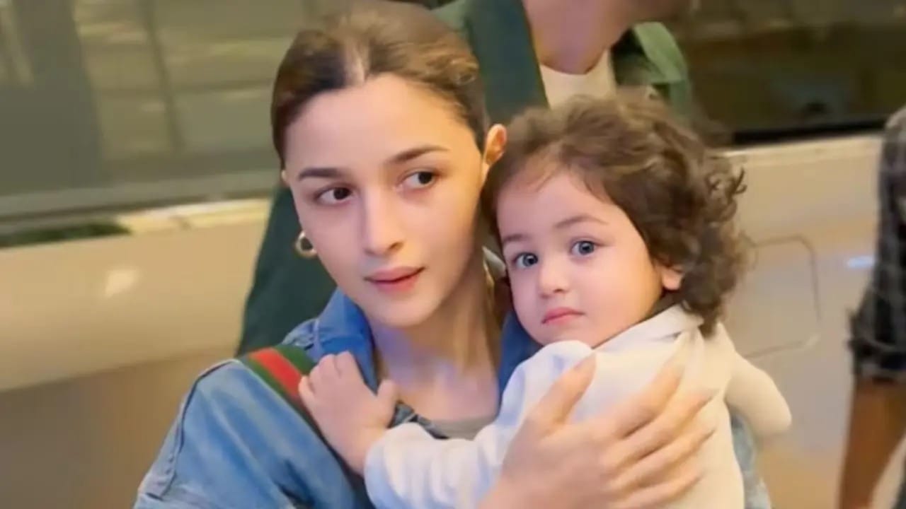 কবে থেকে এই কাজের ছাড়পত্র পাবে রাহা? জানিয়ে দেন আলিয়া কবে থেকে এই কাজের ছাড়পত্র পাবে রাহা? জানিয়ে দেন আলিয়া