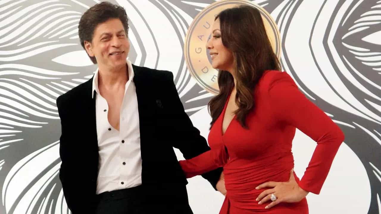 হাসপাতালে শাহরুখ, বাদশাকে মিথ্যে বলে কী করে বসেন গৌরী? হাসপাতালে শাহরুখ, বাদশাকে মিথ্যে বলে কী করে বসেন গৌরী?