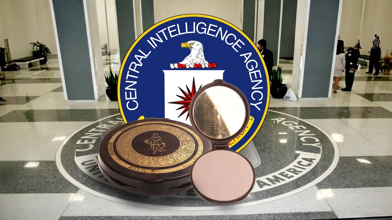 CIA-র চরবৃত্তির হাতিয়ার Compact Makeup? দেখতে সাদামাটা, কিন্তু কাজ জানলে চমকে উঠবেন!