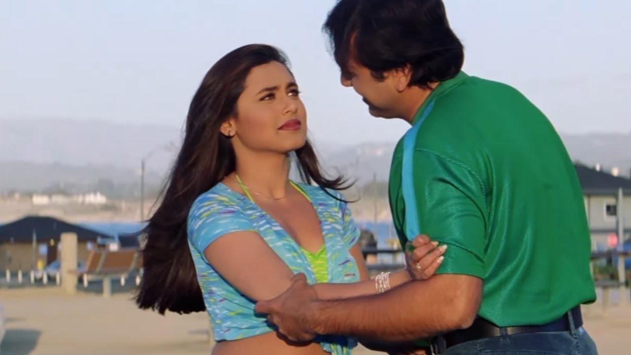 রাত পোশাকে রানির বেডরুমে কোন নায়ক? হাতে নাতে ধরা পড়তেই... রাত পোশাকে রানির বেডরুমে কোন নায়ক? হাতে নাতে ধরা পড়তেই...