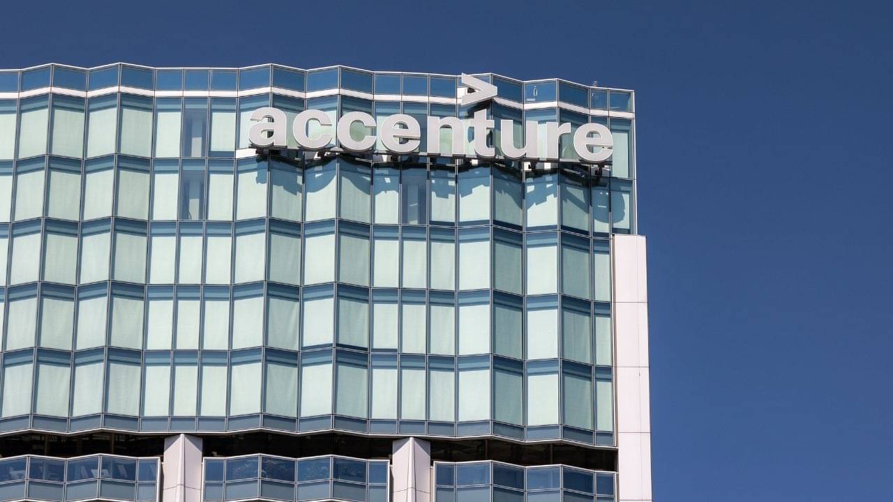 Accenture Layoff: শুধু TCS নয়, এই নামকরা IT সংস্থাও ৩ মাসে ছাঁটাই করেছে ১১ হাজারের বেশি কর্মী! কেউ জানতেই পারেনি