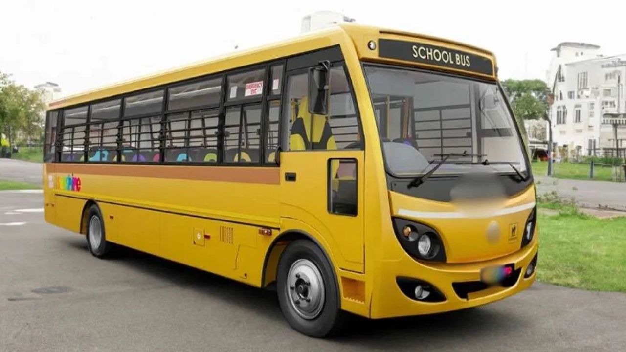 Uttar Pradesh: স্কুলবাসে আচমকা লুটিয়ে পড়ল ৫ বছরের শিশুকন্যা, তারপর... Uttar Pradesh: স্কুলবাসে আচমকা লুটিয়ে পড়ল ৫ বছরের শিশুকন্যা, তারপর...