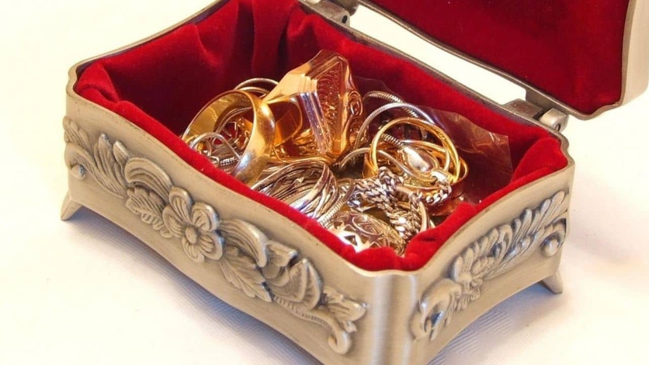 Gold Price on 12 September: একসঙ্গে কমে গেল সোনা-রুপোর দাম, আজকেই সেরা সুযোগ গহনা কেনার, আগেই সোনার দর জেনে নিন