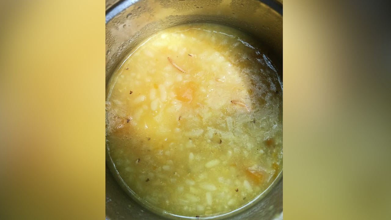 Howrah: অঙ্গনওয়াড়ির খিচুড়িতে পোকা, খেয়েছে ১৪০ শিশু, চিন্তায় পরিবার Howrah: অঙ্গনওয়াড়ির খিচুড়িতে পোকা, খেয়েছে ১৪০ শিশু, চিন্তায় পরিবার