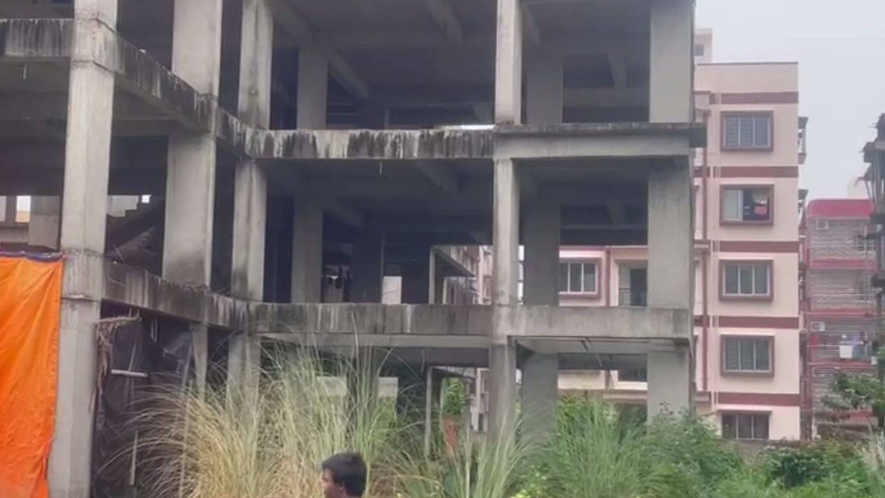 Newtown: সাত-সকালে নিউটাউনে এইসব কী? স্তম্ভিত এলাকাবাসী