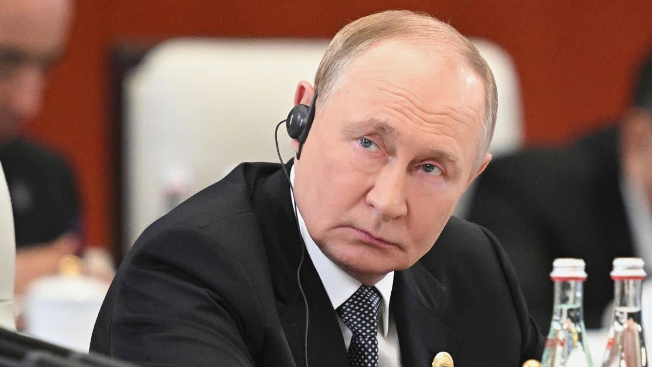 Vladimir Putin on India-China: ভারত-চিনের সঙ্গে এভাবে কথা বলতে পারেন না, নাম না করেই ট্রাম্পকে তুলোধনা পুতিনের