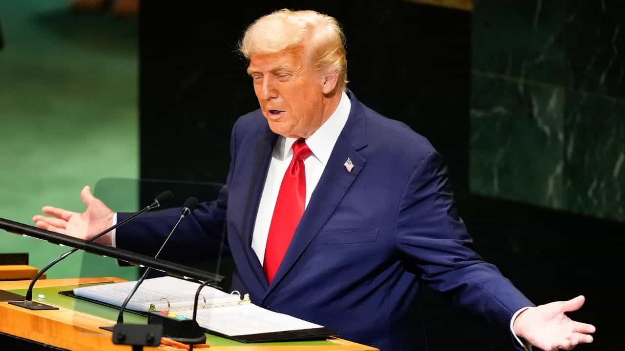 Donald Trump's Tariff on Pharma: ভারতে বিরাট ধাক্কা, ওষুধে ১০০ শতাংশ ট্যারিফ চাপালেন ট্রাম্প! Donald Trump's Tariff on Pharma: ভারতে বিরাট ধাক্কা, ওষুধে ১০০ শতাংশ ট্যারিফ চাপালেন ট্রাম্প!