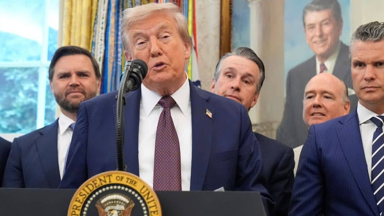 Donald Trump on India: ভারতের সঙ্গে খুব ভাল সম্পর্ক কিন্তু..., শুল্ক নিয়ে এবার নতুন দাবি ট্রাম্পের