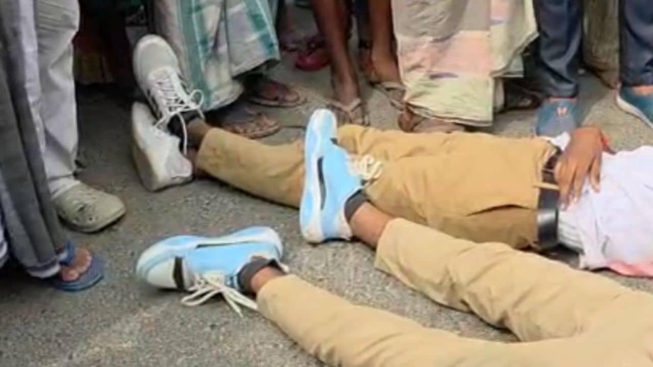 Malda: সাতসকালে বেপরোয়া চার চাকা পিষে দিল ২ তরতাজা উচ্চমাধ্যমিক পরীক্ষার্থীকে