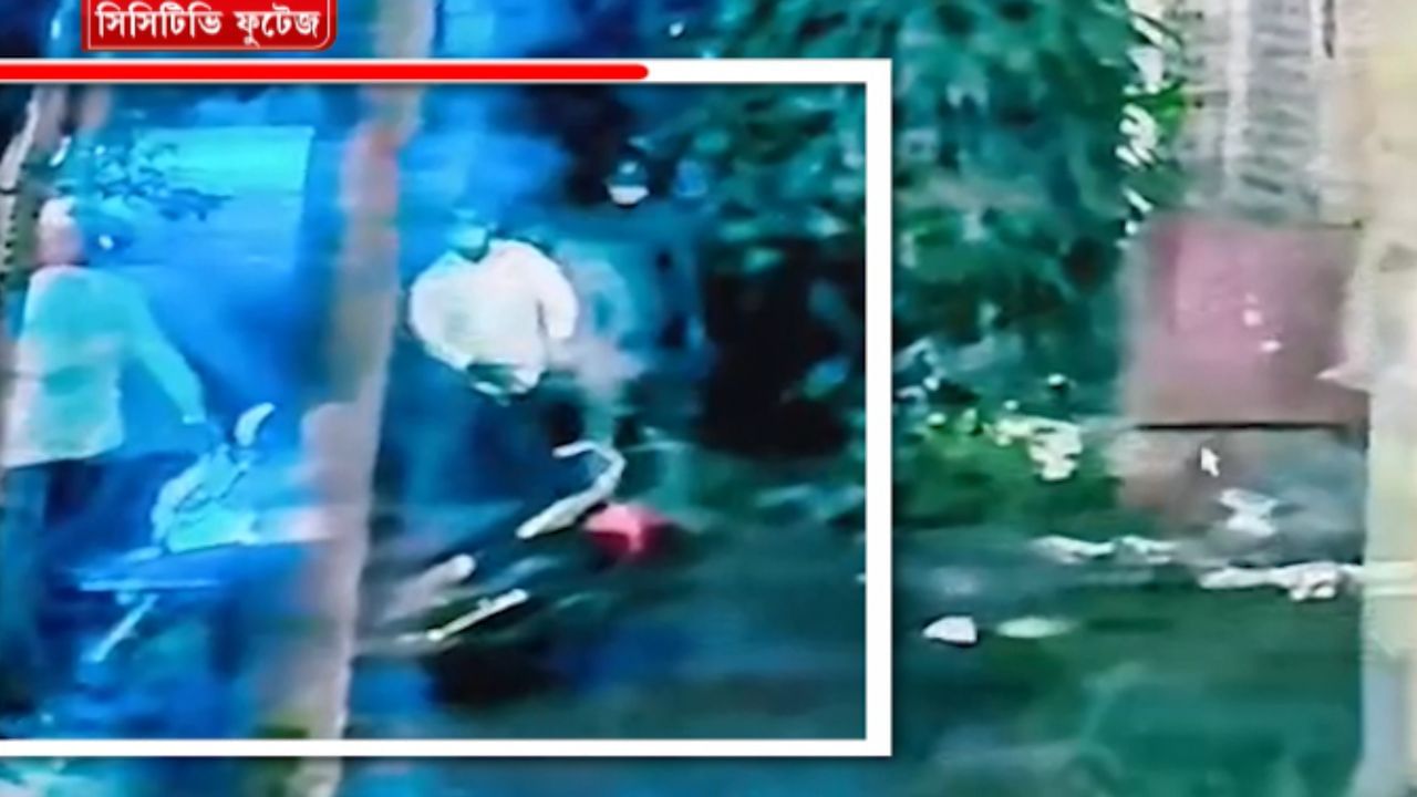 Gold theft: সোনার কারখানার কর্মীকে বন্দুক দেখিয়ে আড়াই কেজি সোনা লুঠ, ভয়ঙ্কর ঘটনা সিঁথিতে Gold theft: সোনার কারখানার কর্মীকে বন্দুক দেখিয়ে আড়াই কেজি সোনা লুঠ, ভয়ঙ্কর ঘটনা সিঁথিতে