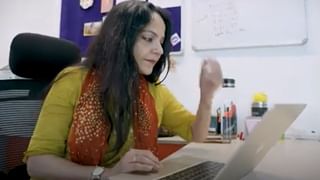 Pujoy Pulse: একহাতে সামলান পুরো কর্পোরেট নেটওয়ার্ক, দেবলীনা সান্যাল যেন সাক্ষাৎ দুর্গা