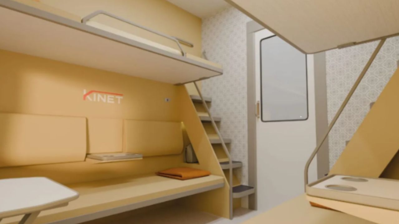 Large Image Vande Bharat 4