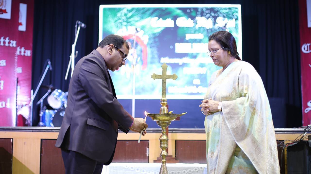 মেলিজমায় মেতে উঠল ছাত্র-ছাত্রীরা, নাচে-গানে মুখর হল ক্যালকাটা গার্লস