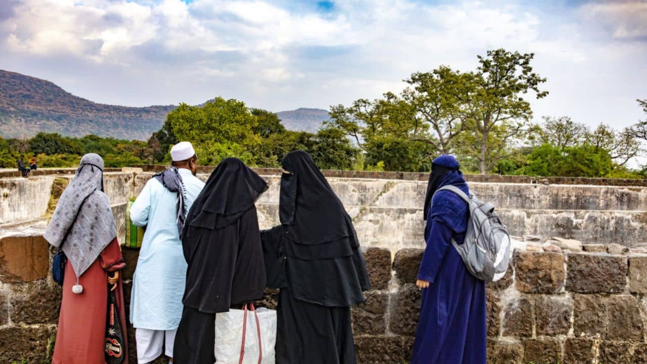 Assam Bans Polygamy: বিধানসভায় পাশ বহুবিবাহ নিষিদ্ধকরণ বিল, মুখ্যমন্ত্রী বললেন, মুসলিম মহিলাদের জন্য অভিশাপ...