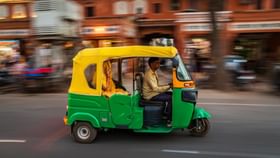 গড়িয়াহাটের অটোয় গুচ্ছ গুচ্ছ আগ্নেয়াস্ত্র, কোথায় যাচ্ছিল ইশতিয়াক?