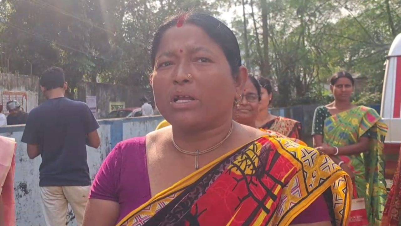 Balurghat: পুরুষরা খালি মদ্যপান করছে, বারণ করলেও শুনছেন না, তারপরই বাধ্য হয়ে মহিলারা যা করলেন...