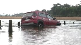 ডুবতে ডুবতেও আটকে গেল গাড়ি, মাঝরাতে ভয়ঙ্কর কাণ্ড বাঁকুড়ায়