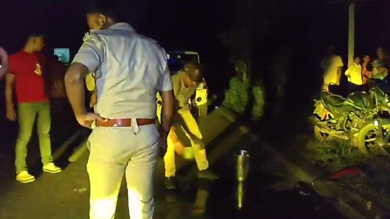 Road Accident in Canning: উদ্ধারের সময়েও জ্ঞান ছিল, হাসপাতালে নিয়ে যেতে যেতেই চরম পরিণতি সিভিক ভলান্টিয়ারের