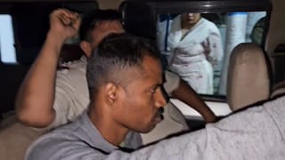 Police Examination: পুলিশের পরীক্ষার প্রশ্ন আগেই দিয়ে দেবেন বলে টাকা তুলছিলেন, গ্রেফতার সিভিক ভলান্টিয়র