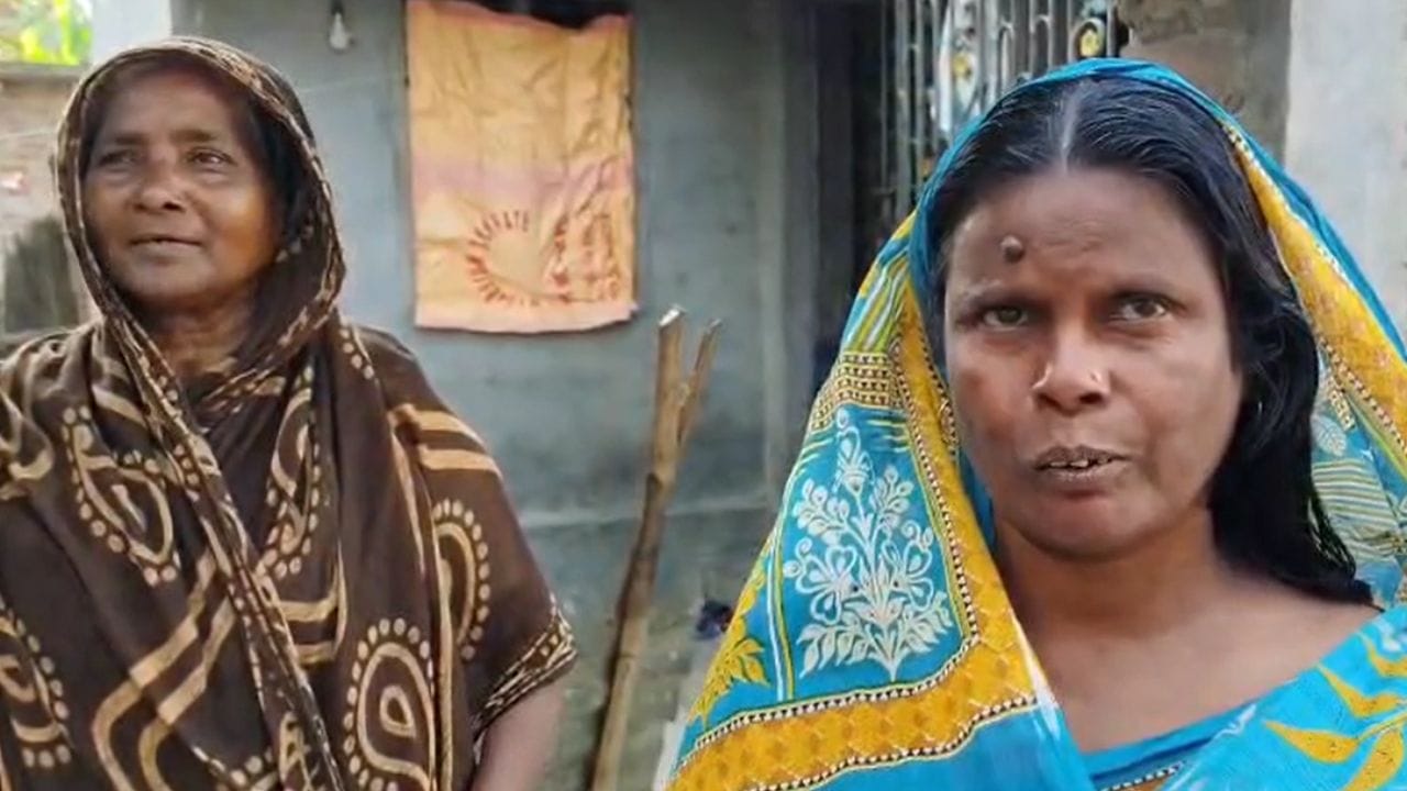 SIR-এ দুই স্ত্রীর সমান অধিকার দাবি স্বামীর, এনুমারেশন ফর্মে তো একজনেরই জায়গা.. SIR-এ দুই স্ত্রীর সমান অধিকার দাবি স্বামীর, এনুমারেশন ফর্মে তো একজনেরই জায়গা..