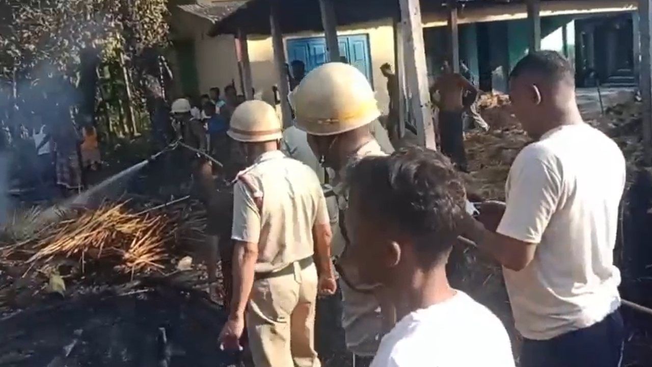 Dhupguri: বিয়ের আনন্দের মাঝেই আগুনে পুড়ে সব ছাই! ভয়ঙ্কর কাণ্ড বানারহাটে