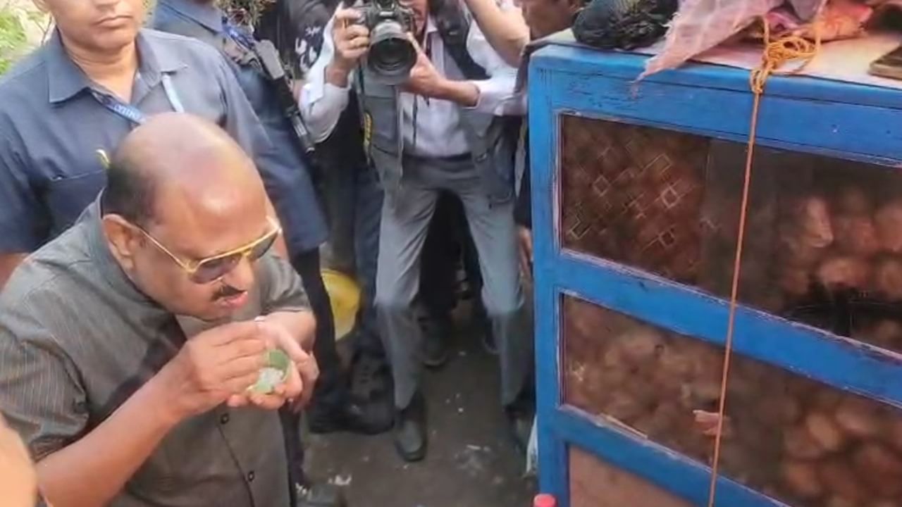 Governor Eating Phuchka