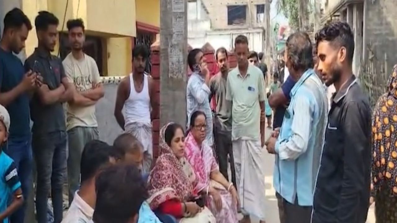 হাসিনার মৃত্যুতে SIR আতঙ্ক! কী বলছে তৃণমূল? হাসিনার মৃত্যুতে SIR আতঙ্ক! কী বলছে তৃণমূল?