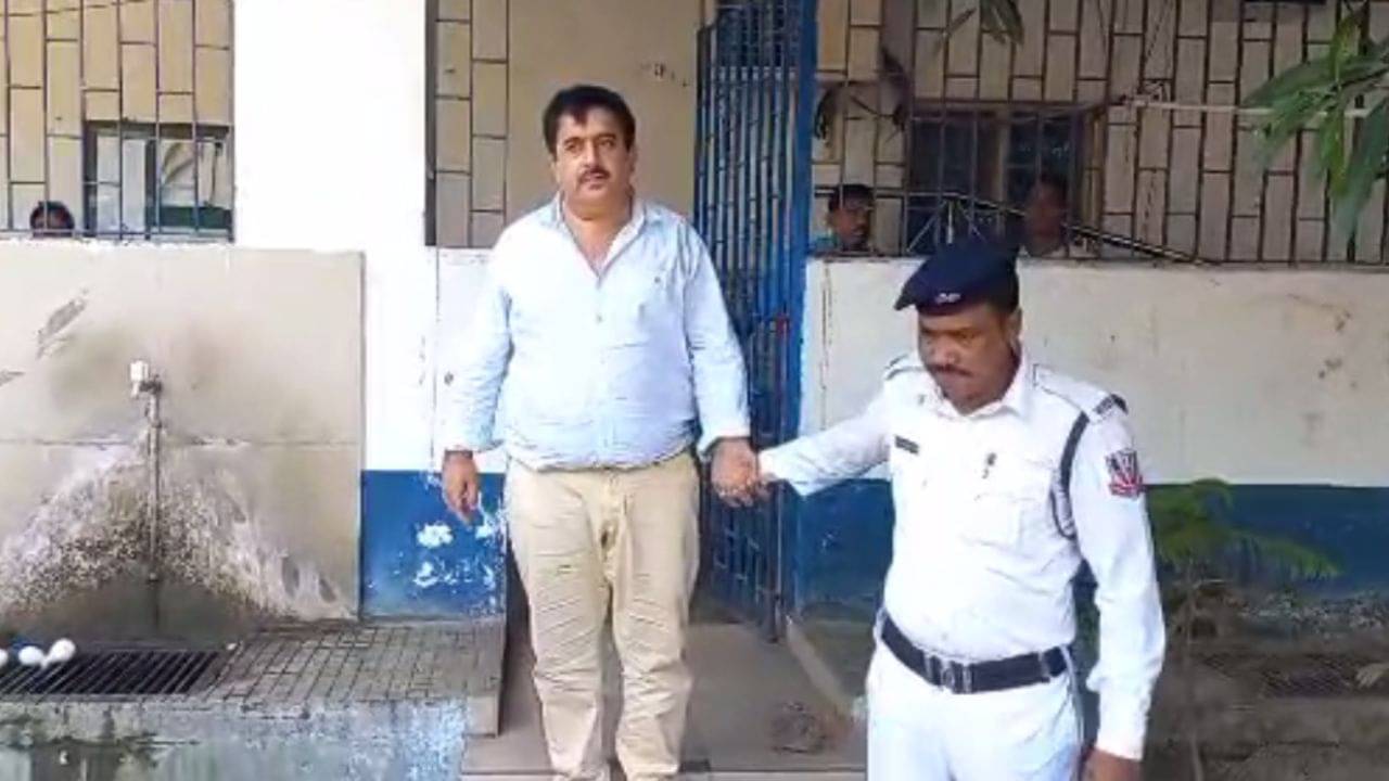 Kolkata Airport: নাসির আহমেদ নাকি ওয়াসিম আহমেদ নাকি এ বি ওয়াহাব? আসল নাম উদ্ধারে হিমশিম গোয়েন্দারা