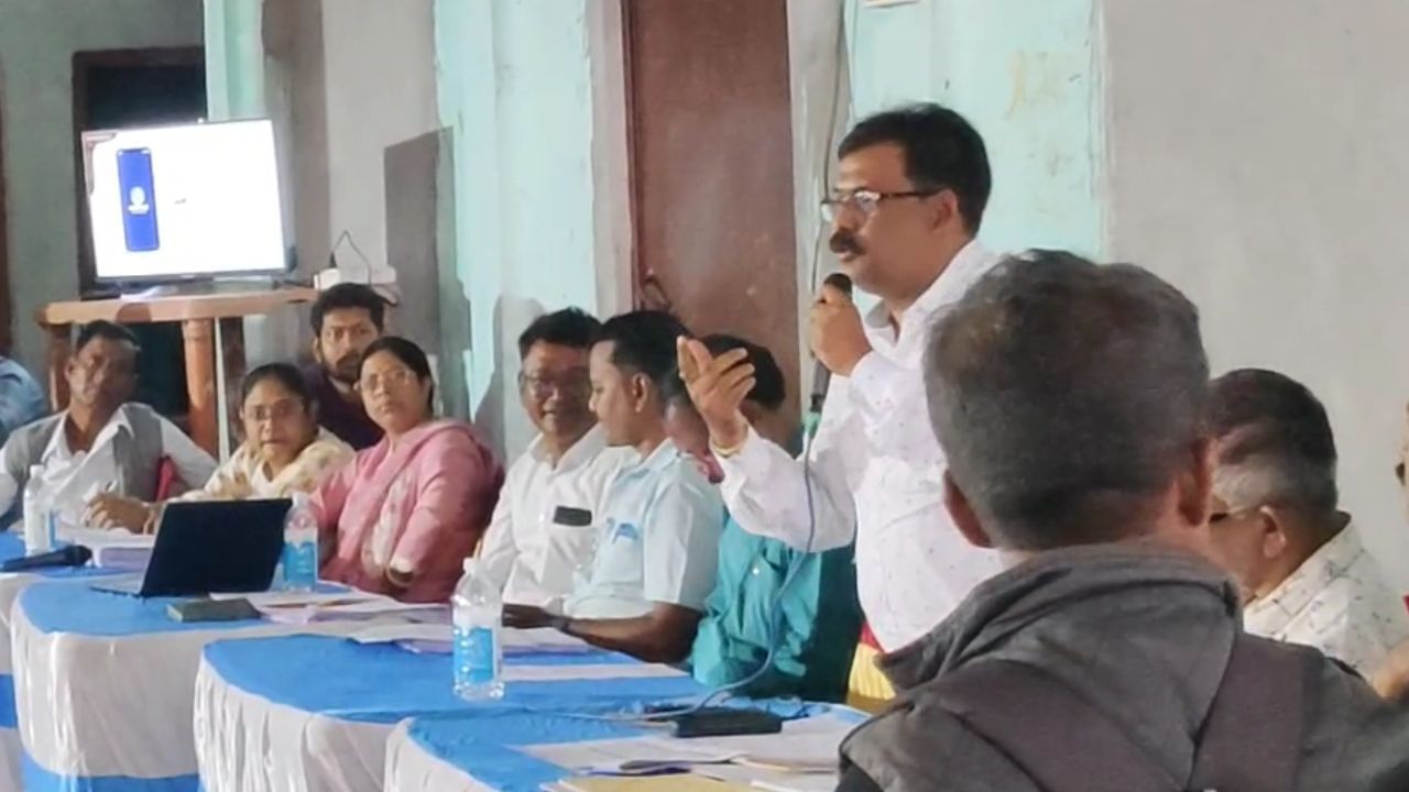 TMC: মহিলাকর্মীদের সঙ্গে নিয়ে যান, তৃণমূল নেতার নিদানে রাজনৈতিক তরজা