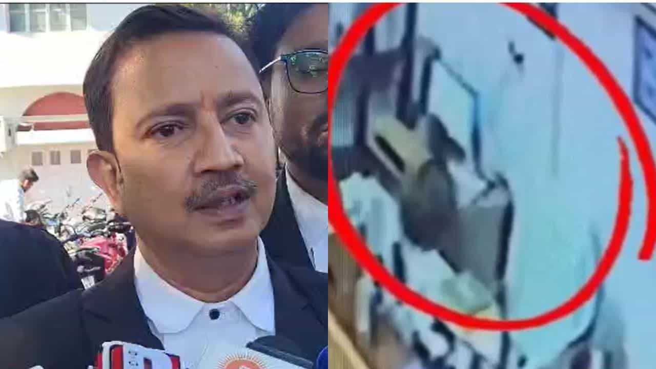 High Court: শিক্ষিকাকে কান ধরে ওঠবোস করানোর অভিযোগ, রিপোর্ট তলব করল কলকাতা হাইকোর্ট High Court: শিক্ষিকাকে কান ধরে ওঠবোস করানোর অভিযোগ, রিপোর্ট তলব করল কলকাতা হাইকোর্ট