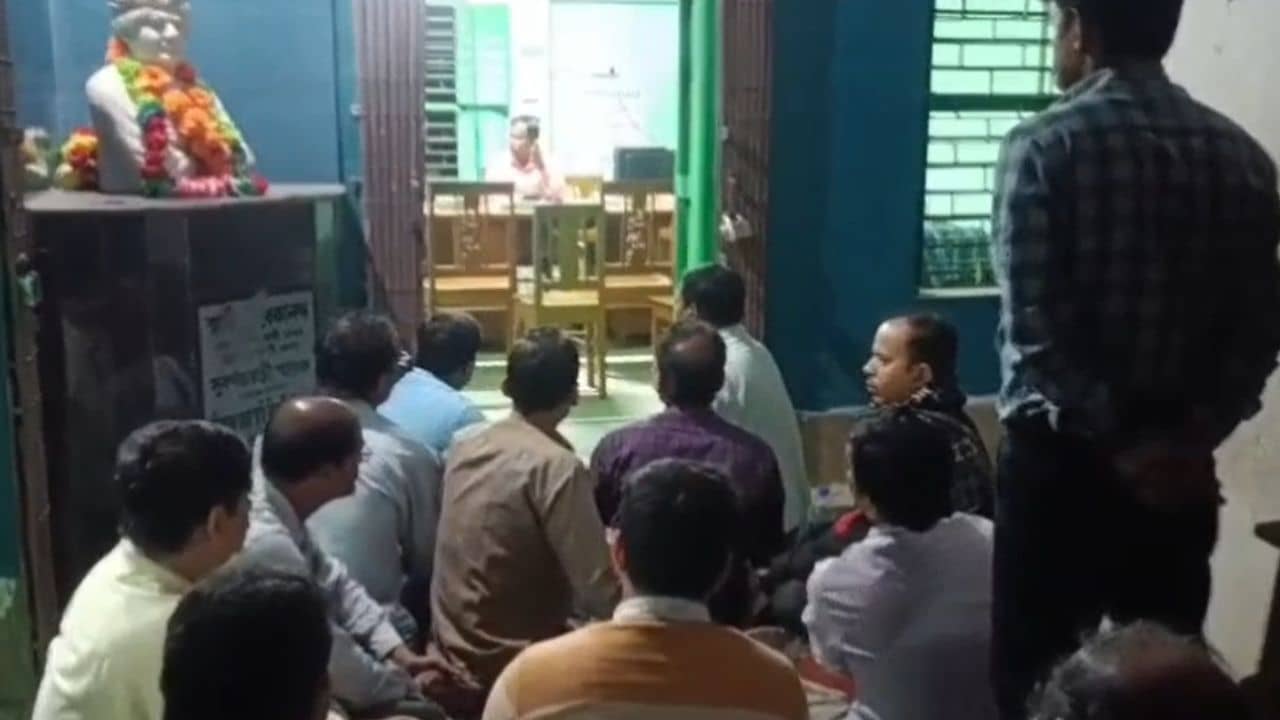 মদ খেয়ে স্টাফরুমে ঢুকে শিক্ষকদের প্রাণনাশের হুমকি, অকথ্য গালিগালাজ