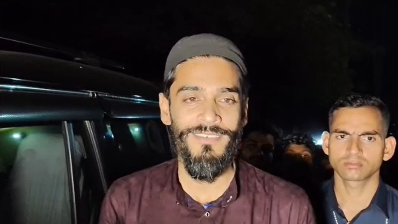 Naushad Siddiqi: বিএলএ দিতে পারল না আইএসএফ! ঘুরে ঘুরে ফর্ম ফিল আপ করে দিচ্ছেন নওশাদ