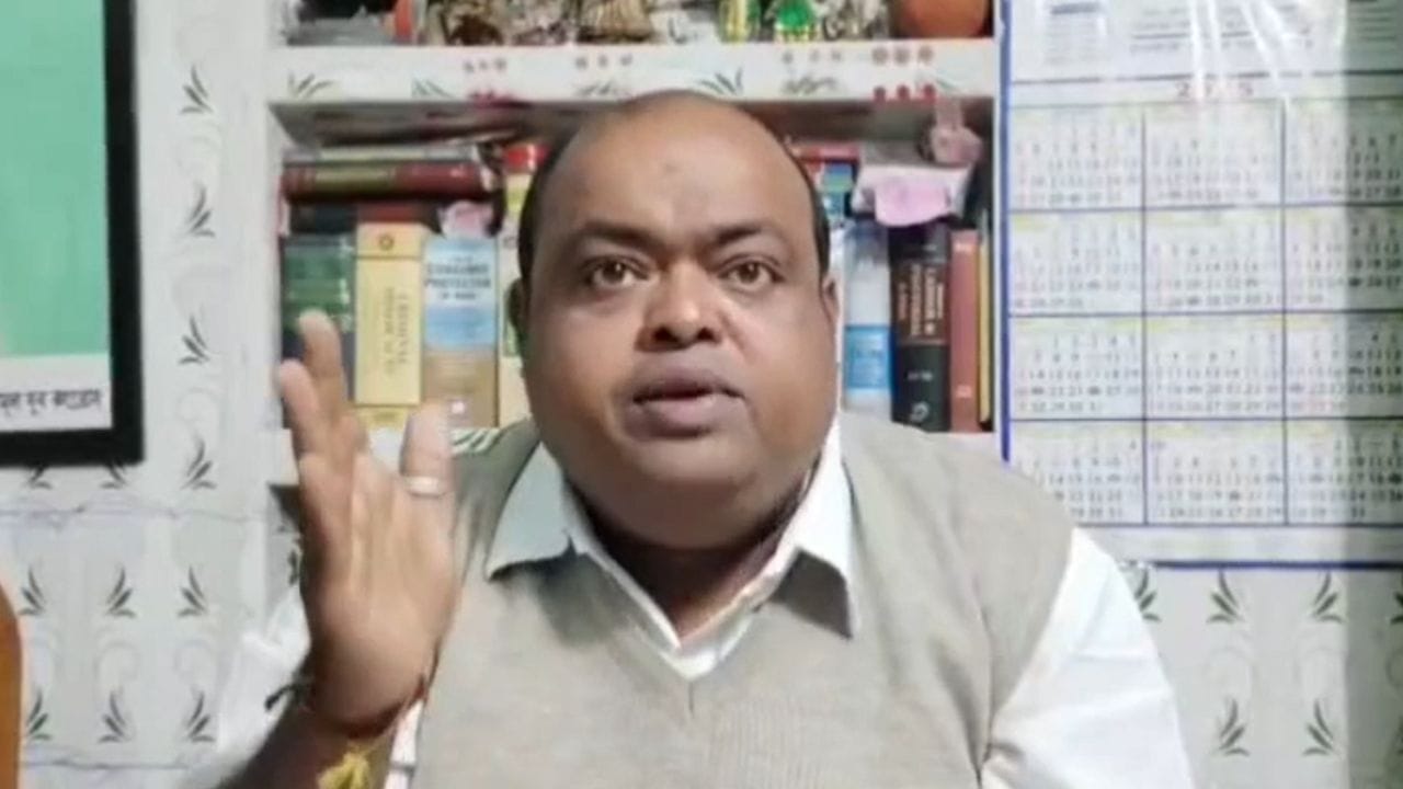 TMC: 'আইপ্যাককে গাছে বেঁধে পেটান', ভোটের মুখে TMC নেতার পোস্ট ঘিরে তরজা TMC: 'আইপ্যাককে গাছে বেঁধে পেটান', ভোটের মুখে TMC নেতার পোস্ট ঘিরে তরজা