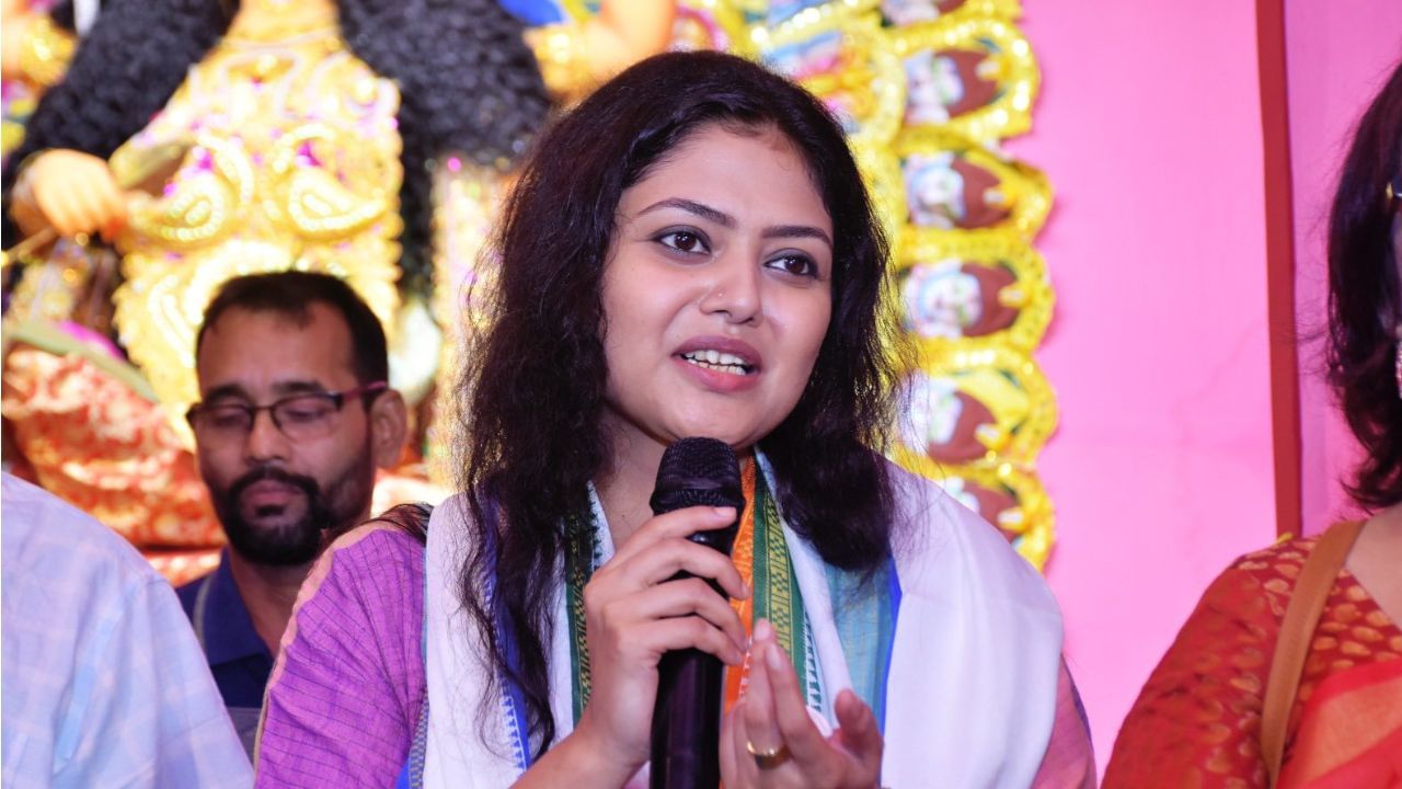 Saayoni Ghosh: সায়নীকে মমতার মতো দেখতে? কী বললেন অভিনেত্রী