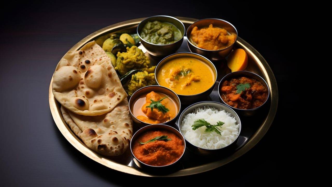 Food Price: সস্তা হল সবজি-ডাল-মাংস-পেঁয়াজ, থালির দাম কমছে ক্রমশ