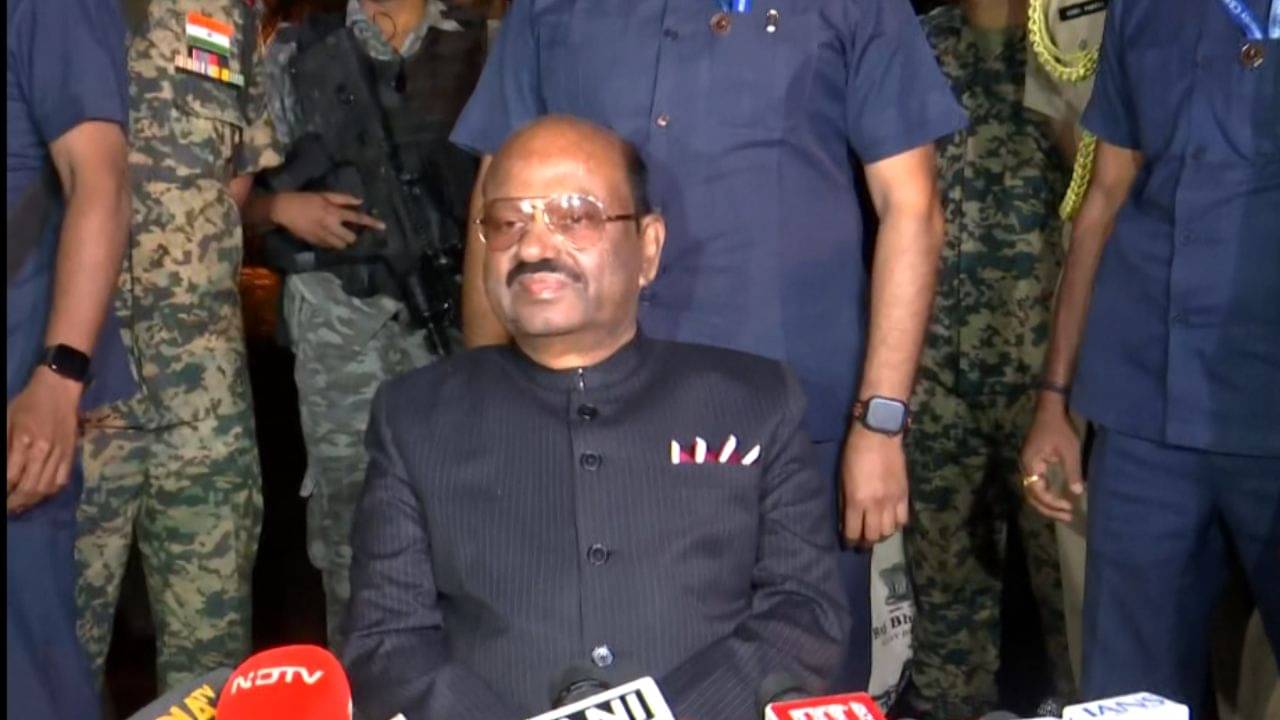 Governor: বাংলার সীমান্তের পরিস্থতি নিয়ে শাহের মন্ত্রকে রিপোর্ট দেবেন রাজ্যপাল