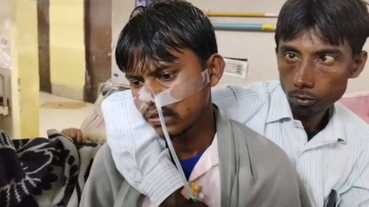 Malda: ভোটার লিস্টে বাবার নামের বানান ভুল, মালদহে বিষ পান ছেলের