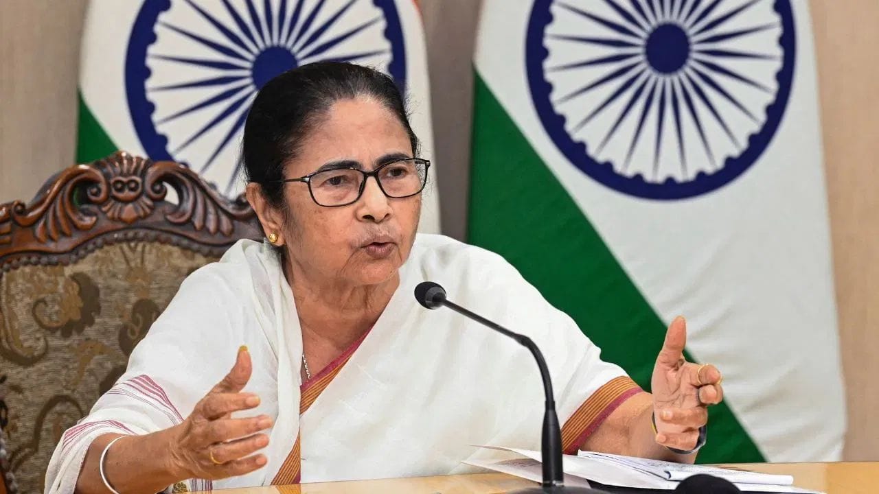 CM Mamata Banerjee: 'গণতন্ত্র বিপন্ন', সংবিধান দিবসে মুখ খুললেন মমতা