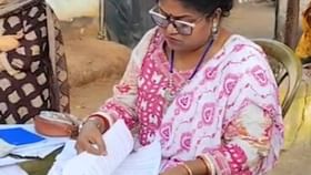 বাড়ি বাড়ি যাওয়া নয়... বাস স্ট্যান্ডেই বসে পড়লেন বিএলও