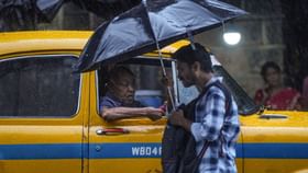 নভেম্বরেও পিছু ছাড়বে না বৃষ্টি? ৪৮ ঘণ্টার মধ্যে ঘুরবে হাওয়া